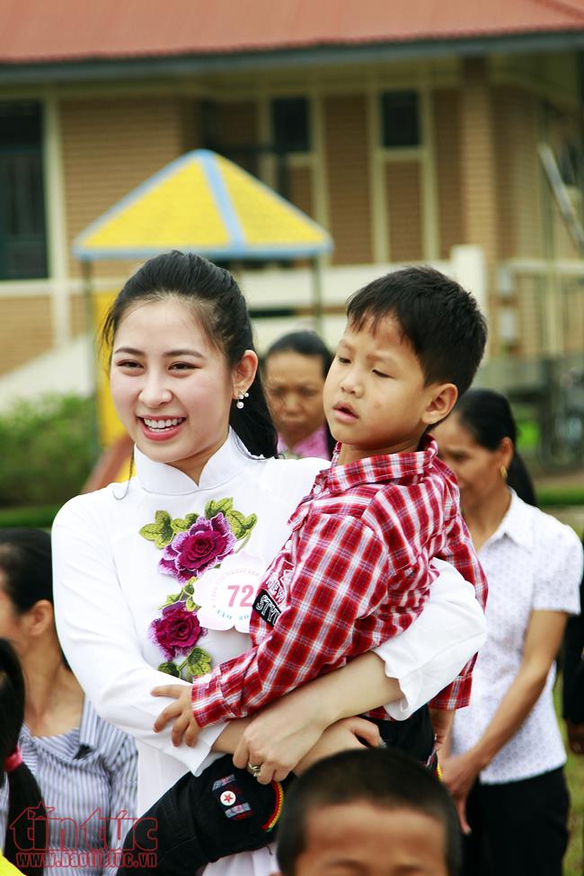 Ngắm nhìn vẻ đẹp trong sáng của Người đẹp Hoa Ban Trần Thị Phương Anh ảnh 5